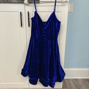 NWT Forever 21 Plus Royal v neck spaghetti strap unique hemline dress